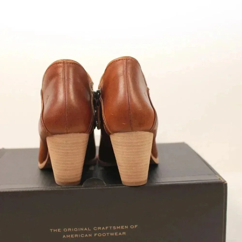 NWT FRYE SHOOTIE
